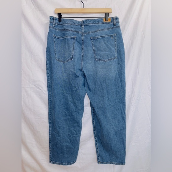 Crown & Ivy Medium Wash Denim High Rise Straight Leg Balloon Fit Jean size 14 - Picture 7 of 7